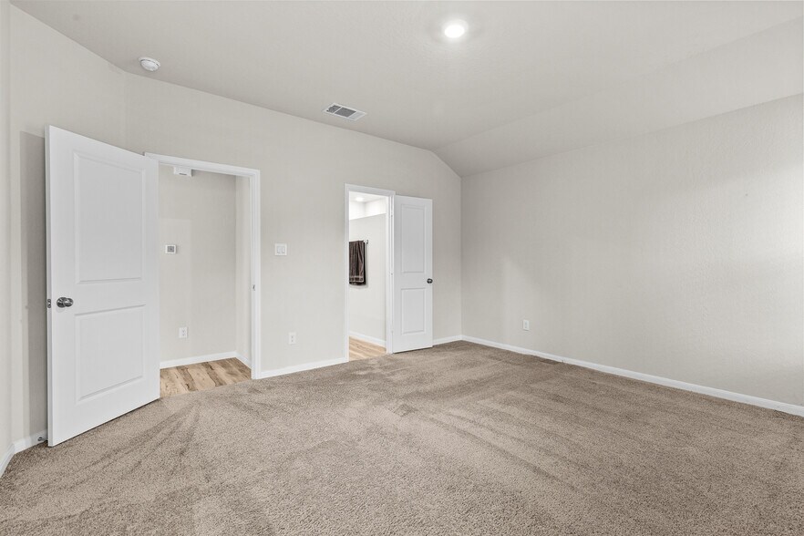 Building Photo - 15011 Maskette Ave