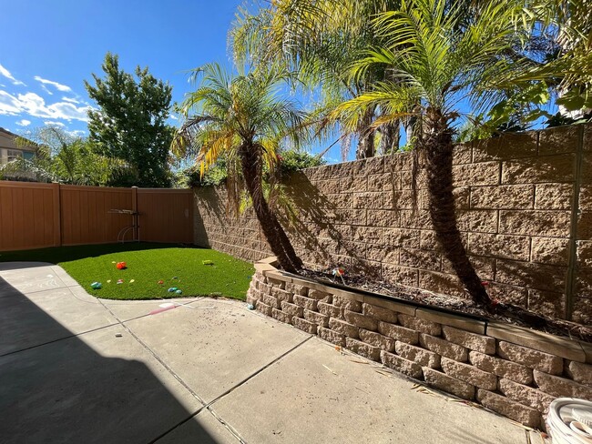 Building Photo - Bright 2-Bedroom Home in Gated Mira Mesa C...