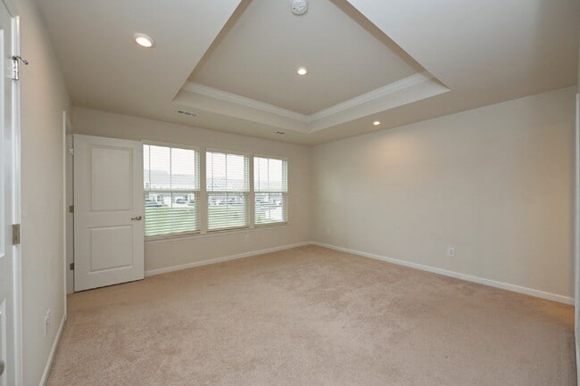 Building Photo - 633 Exmoor Dr