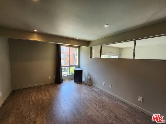 Building Photo - 1440 Veteran Ave