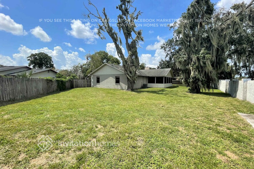 Building Photo - 2301 Beechwood Ct