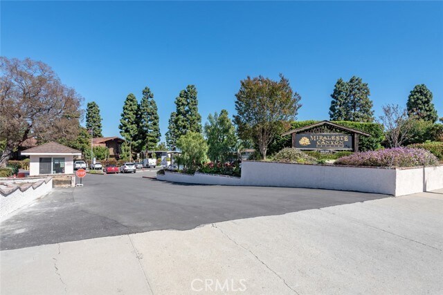 Building Photo - 348 Miraleste Dr