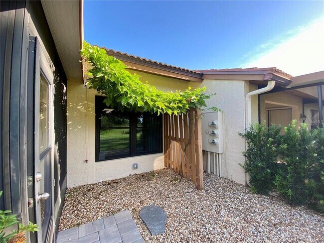 Building Photo - 3625 Longmeadow