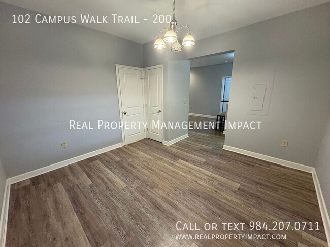 Building Photo - 102 Campus Walk Trl