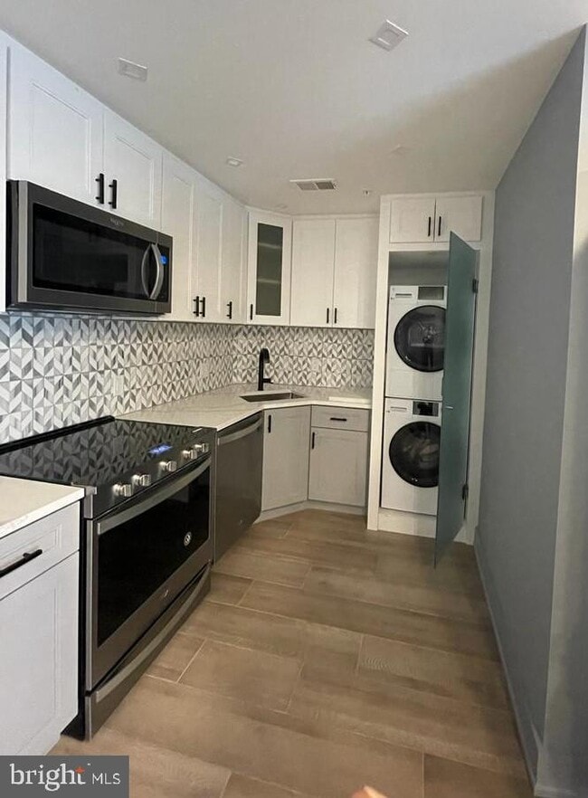 Building Photo - 527 S 20th St