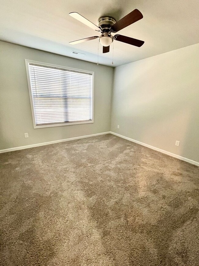 Building Photo - Townhome in Holly Ridge!!