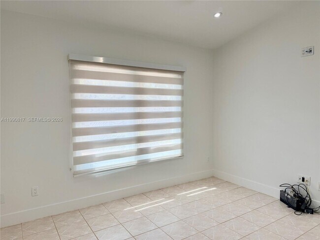 Building Photo - 17322 SW 149th Ct