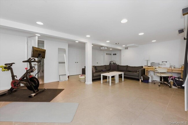 Building Photo - 1495 Bay Blvd