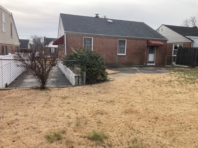 Building Photo - 705 Fallon Ave