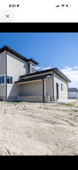 Building Photo - 361 E Ventura Blvd