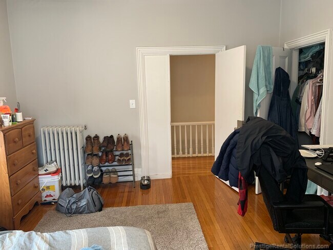 Building Photo - 172 Bigelow St