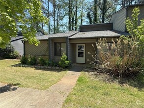 Building Photo - 282 Heathersett Dr