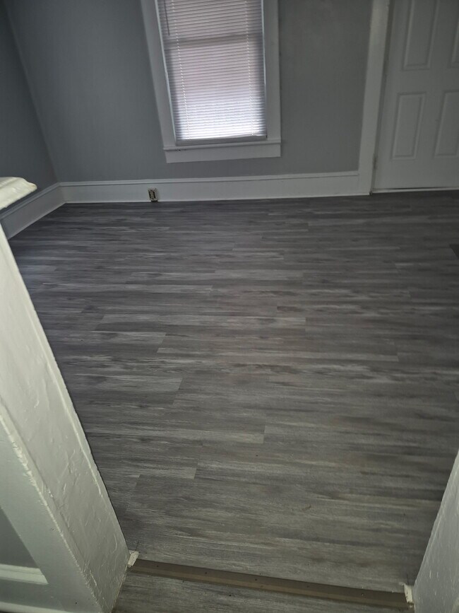 Building Photo - 1226 Old Wilkesboro Rd