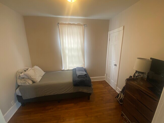 Bedroom 1 - 2725 N Bremen St