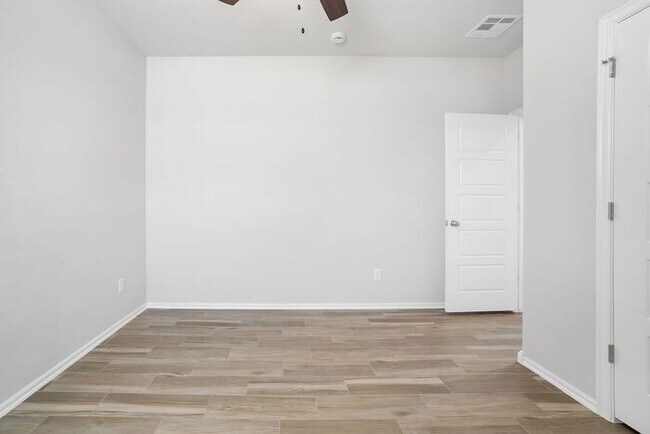 Building Photo - 4/2/2 Dream Home in Owasso!