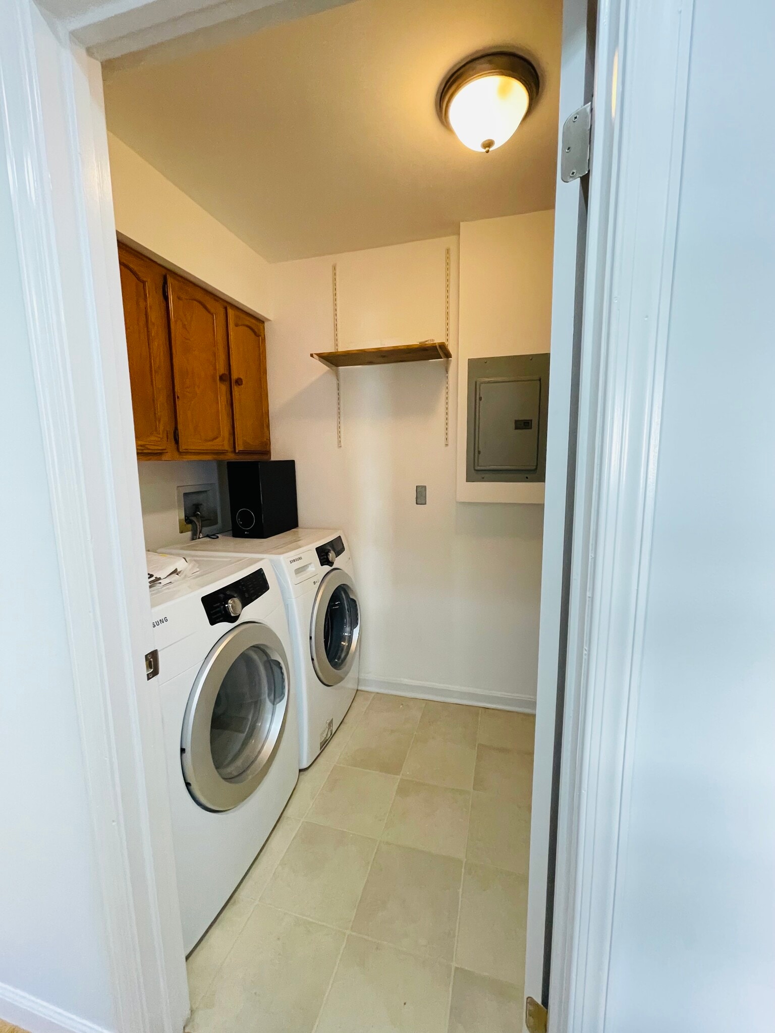 laundry room - 6423 Richmond Hwy