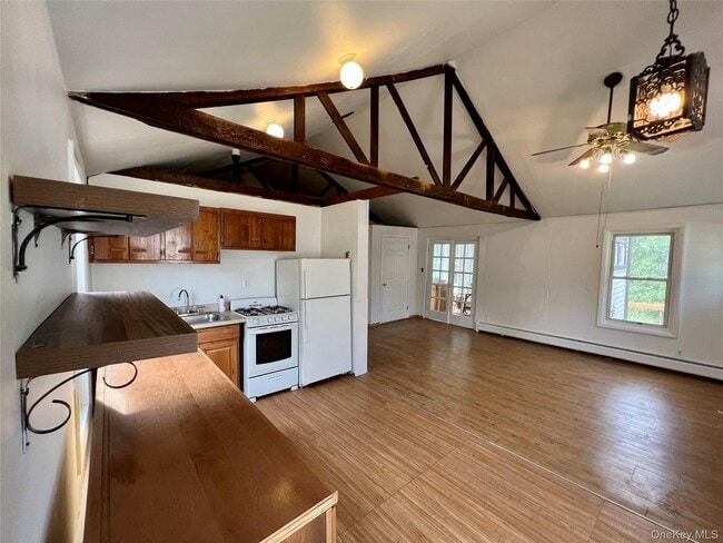 Building Photo - 496 Mountainview Ave