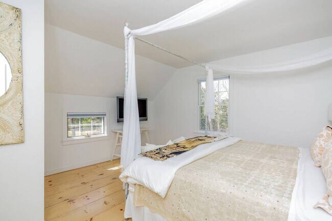 Building Photo - 57 Osborne Ln