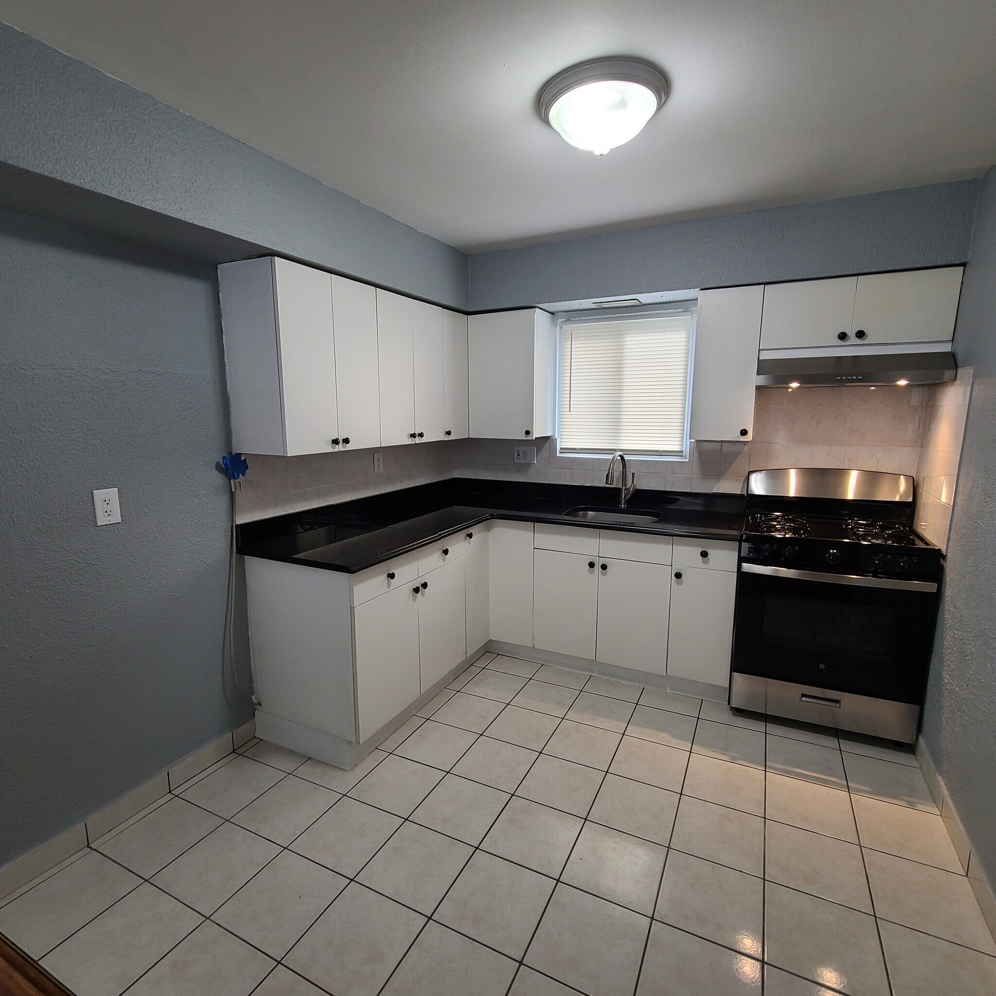 Building Photo - 5211 Cottage Ave