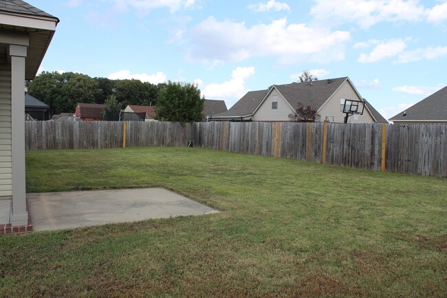 Building Photo - BAYOU VISTA RENTAL HOME 3 BED 2 BATH FENCE...