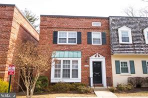 Building Photo - 6747 Kenwood Forest Ln
