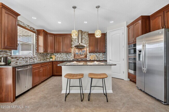 Building Photo - 127 Rockcreek Dr