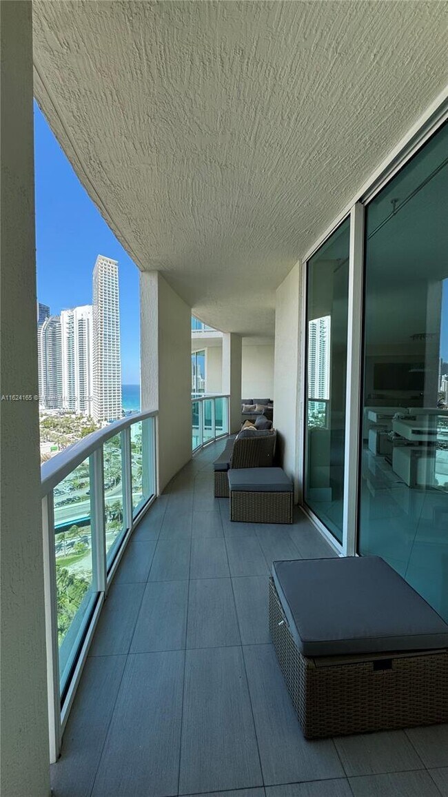 Building Photo - 150 Sunny Isles Blvd