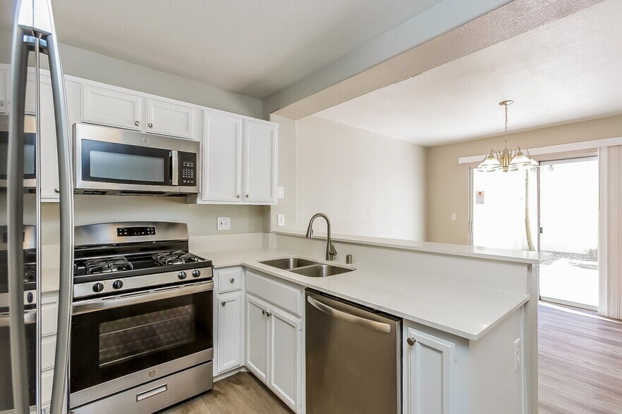 Building Photo - 3468 Blue Heather Dr