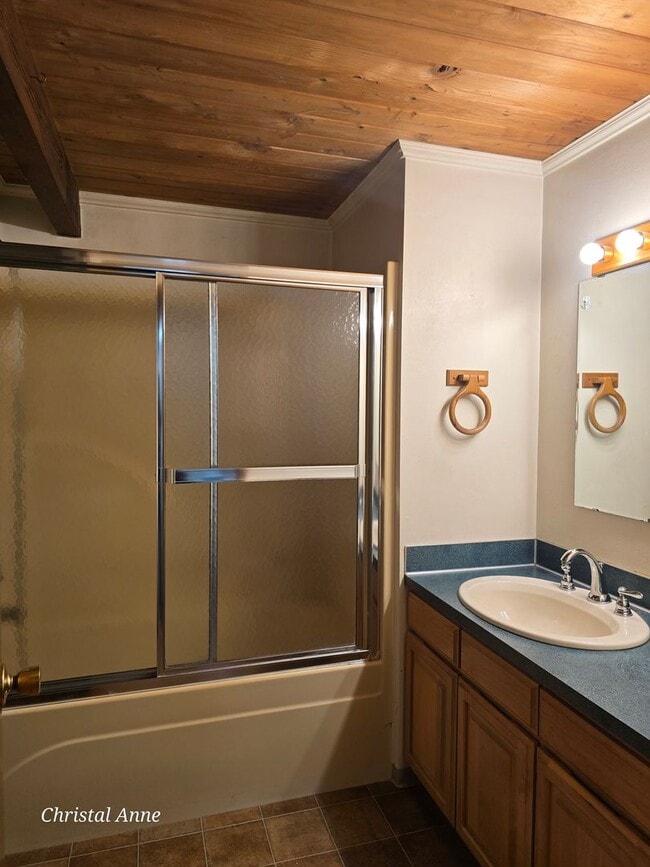 Building Photo - Waterfront 1 bedroom with a loft