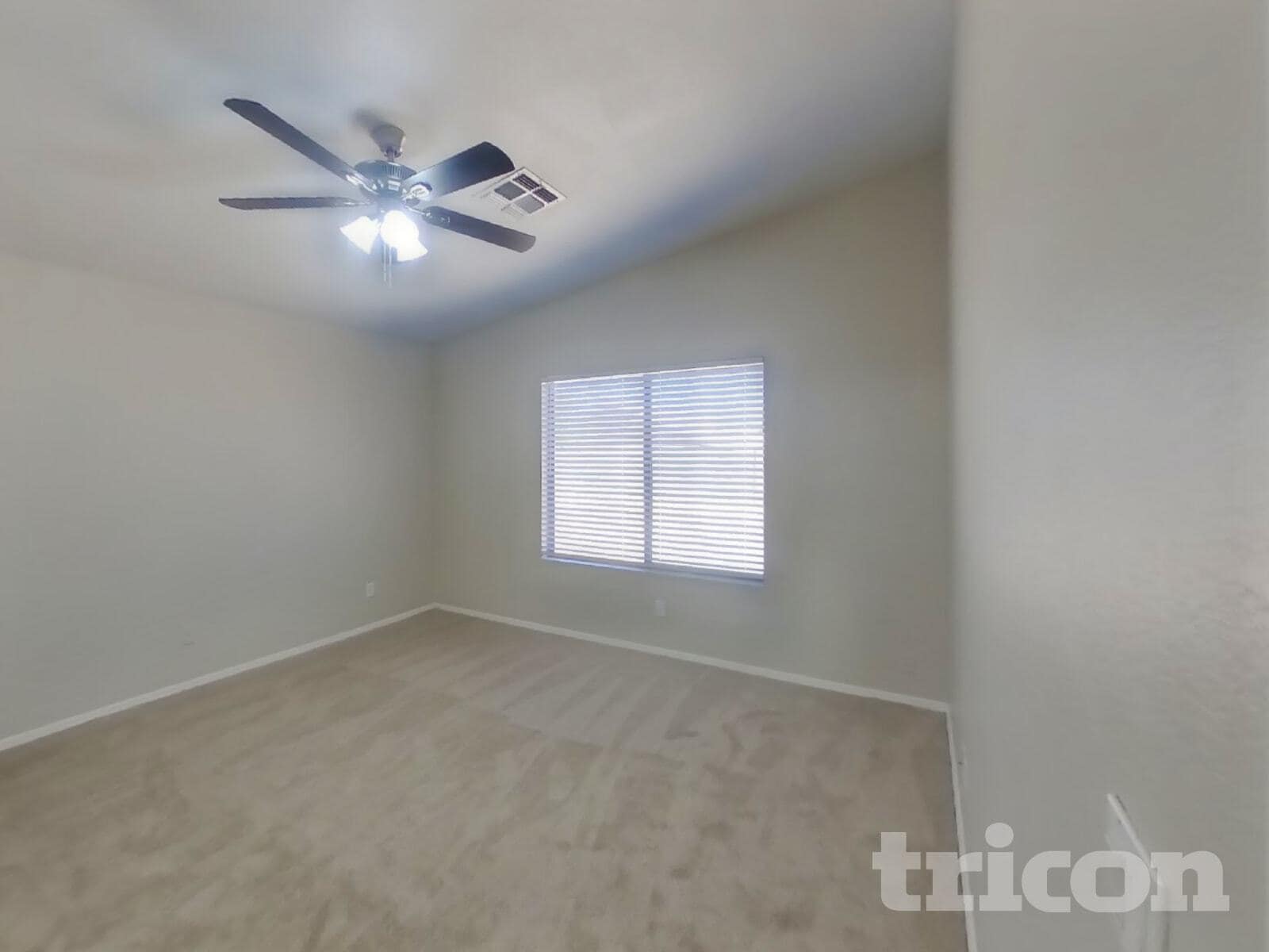 Building Photo - 2022 E Winston Dr