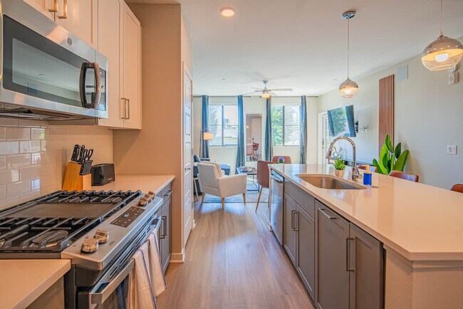 Building Photo - 730 E Marlette Ave