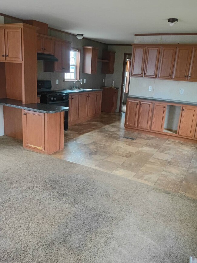 Building Photo - 2 Oak Terrace