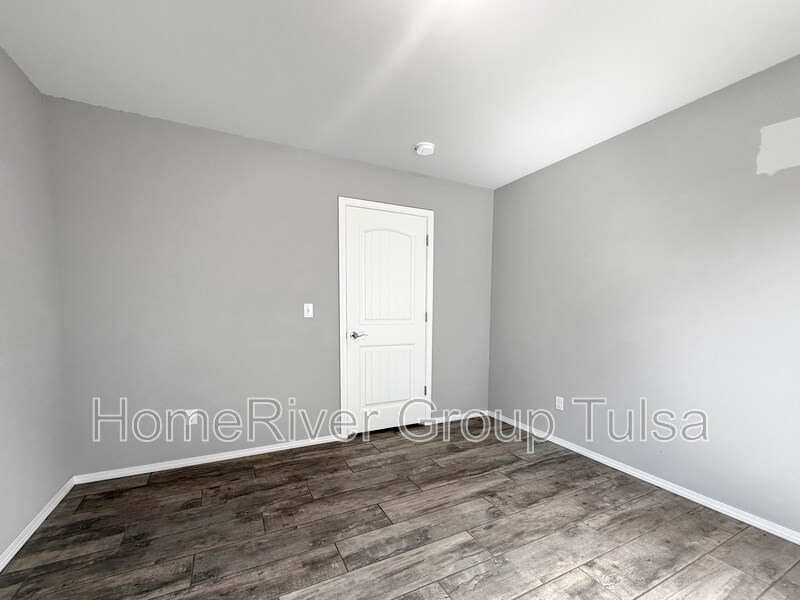 Building Photo - 10213 S 233rd E Pl
