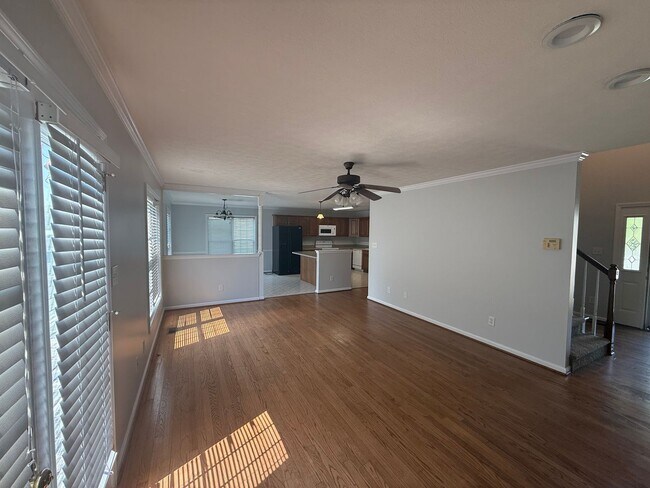 Building Photo - Great Location - Great Neighborhood - Grea...
