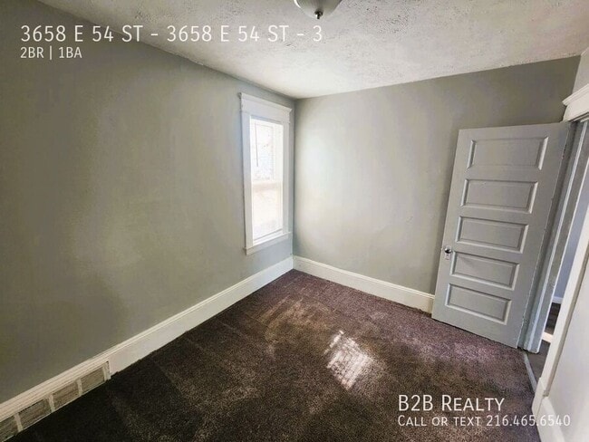 Building Photo - 3658 E 54th St