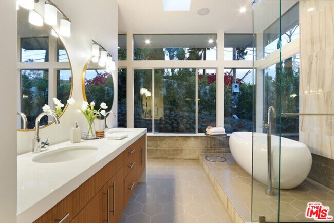 Building Photo - 10486 Sandal Ln