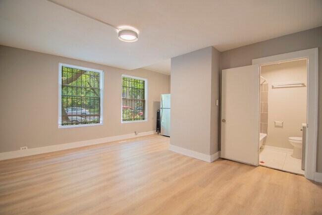 Building Photo - 1414 W Pratt Blvd