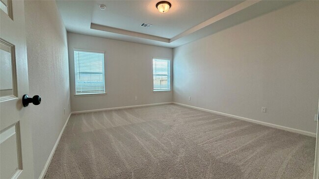 Building Photo - 3418 Lago Norence Dr