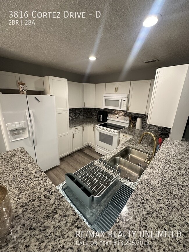 Building Photo - 3816 Cortez Dr