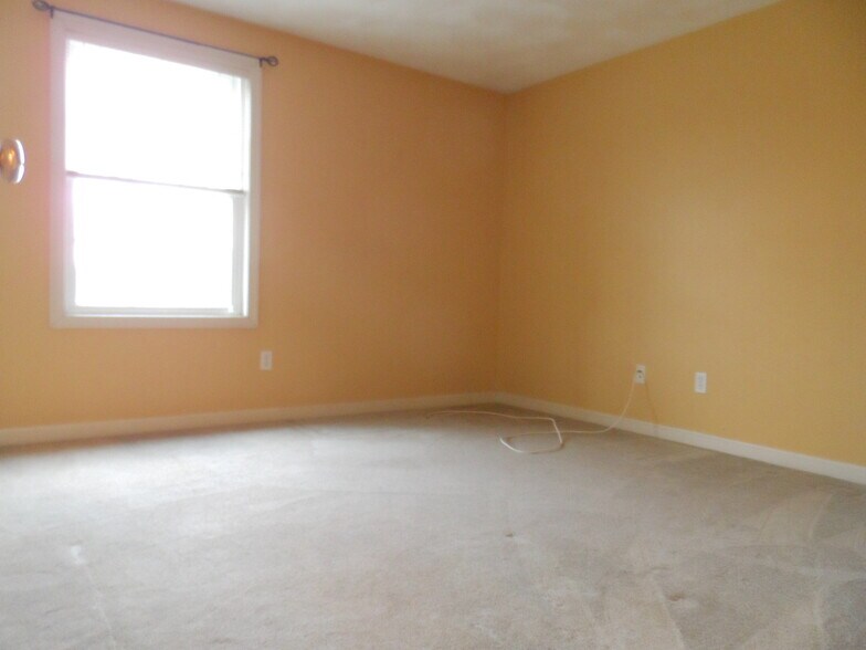 Building Photo - 63 Sturgis St