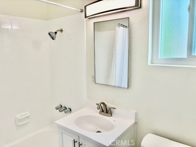 Building Photo - 12425 Harris Ave