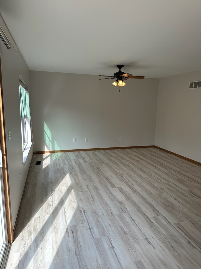 Building Photo - 807 Blackjack