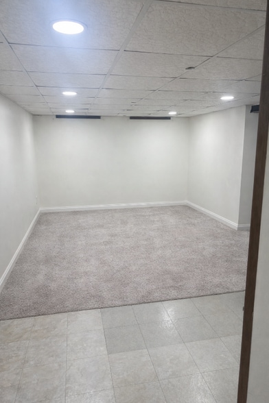 Building Photo - 36969 Lancaster St