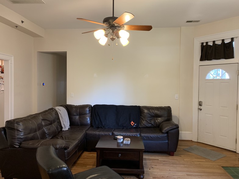 Living/Dining - 1041 Cherokee Rd