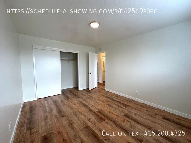 Building Photo - 102 E Bernal Dr