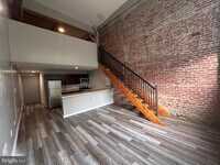 Building Photo - 1302 W Cumberland St