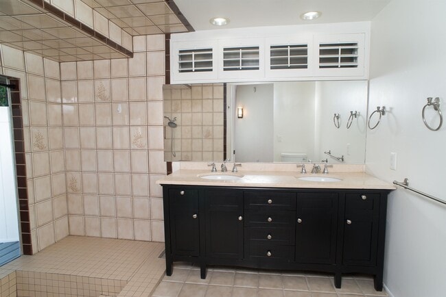 Building Photo - 18624 Kenya St