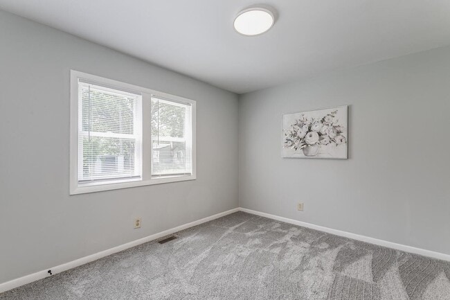 Building Photo - 3 Bedroom home in Haysville