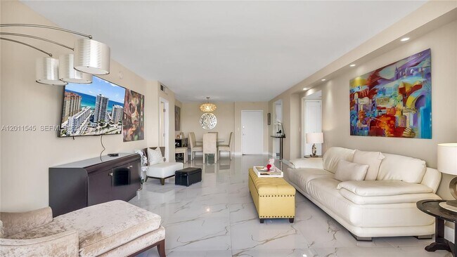 Building Photo - 3140 S Ocean Dr