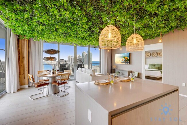 Building Photo - 4010 S Ocean Dr